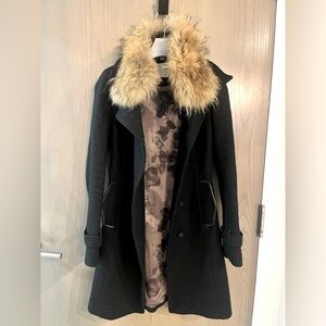 Black fitted XXS Soia & Kyo wool jacket in very good condition. Rarely worn.